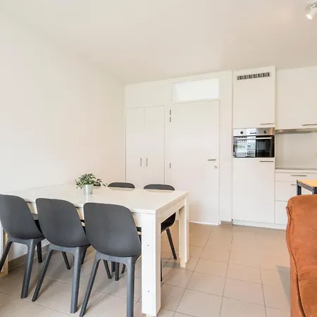 Cosy Living W Parking, Athletic Field, Playground, Bike Storage Apartamento Koksijde